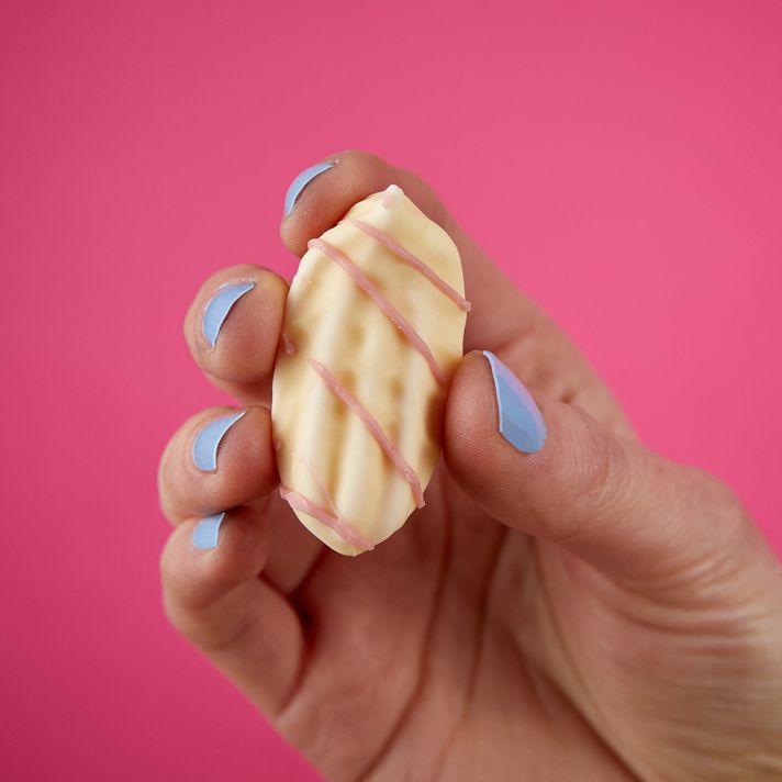 Flower & White Meringue Treats